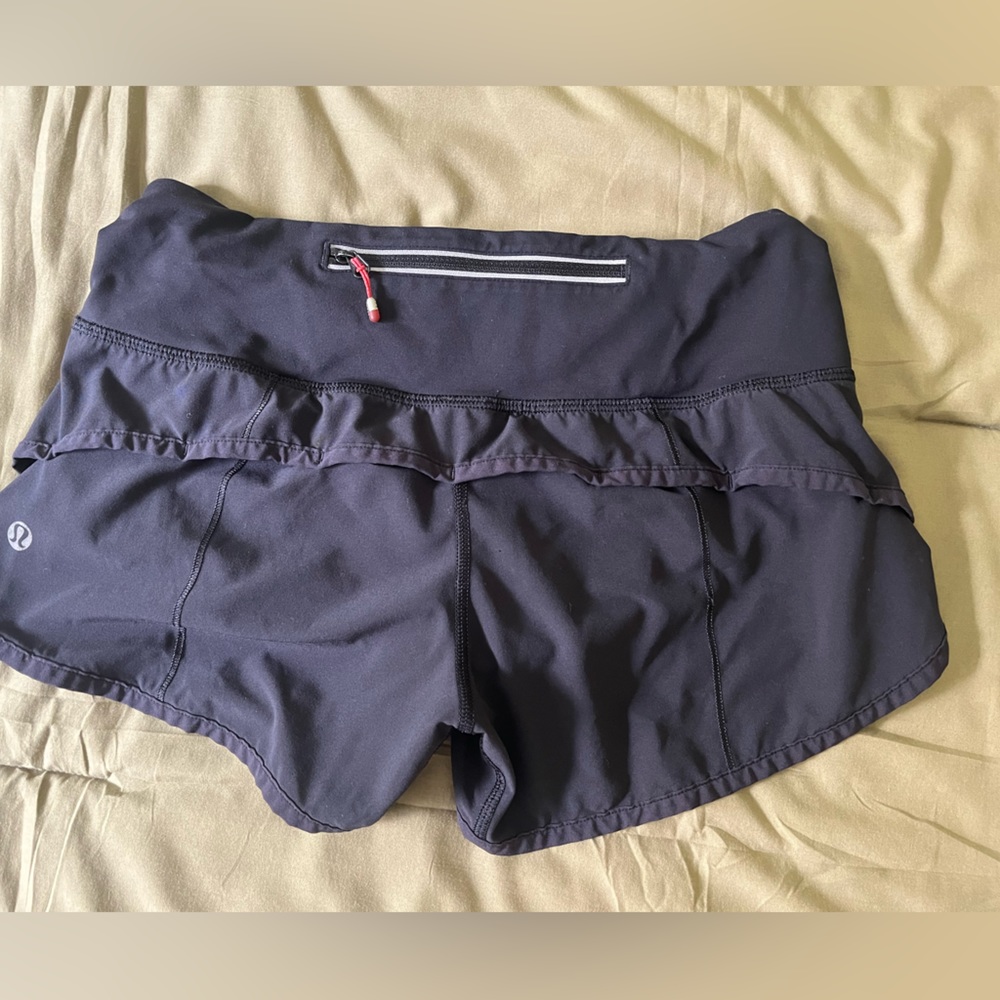 lululemon black shorts!!